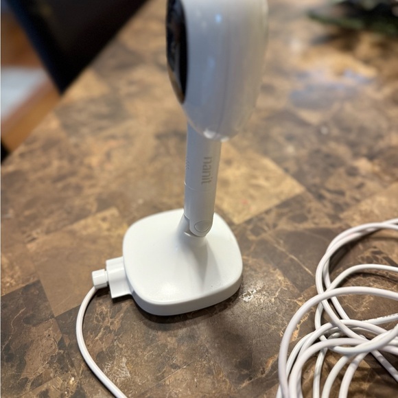 Nanit baby monitor with WiFi capabilities - Picture 2 of 2